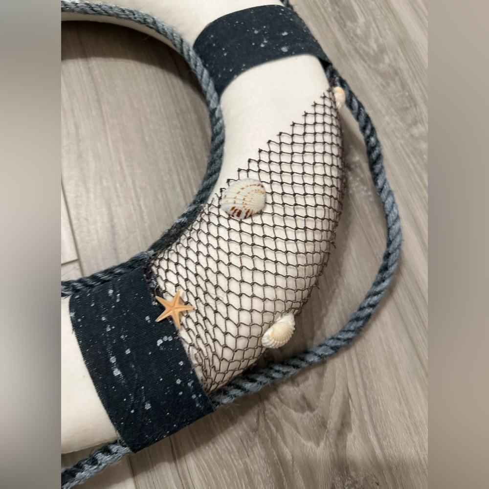 Lifebuoy Decor - Picture 3 of 4